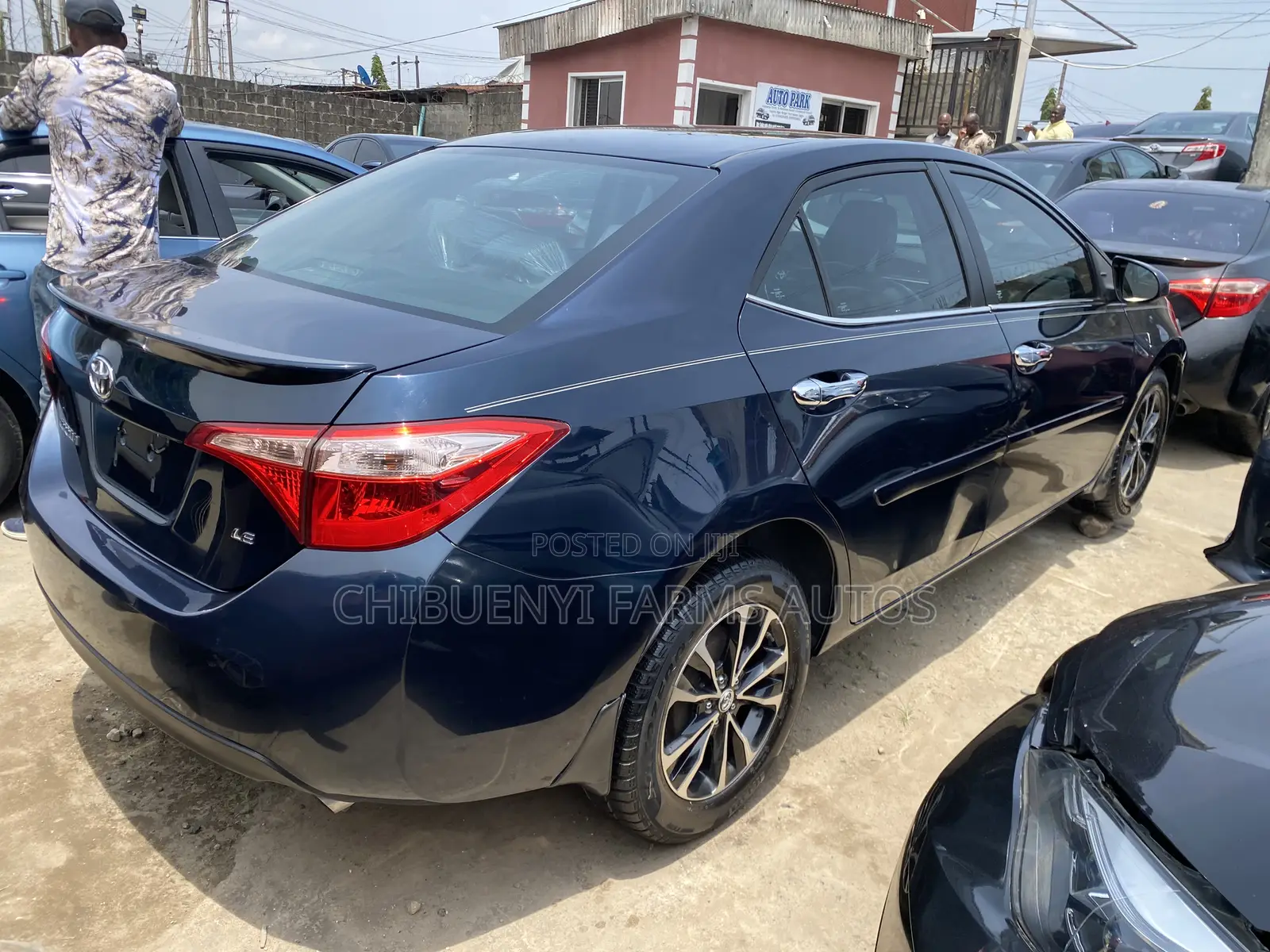 Toyota Corolla LE ECO w/Package 1 4dr Sedan (1.8L 4cyl CVT) 2017 Pearl