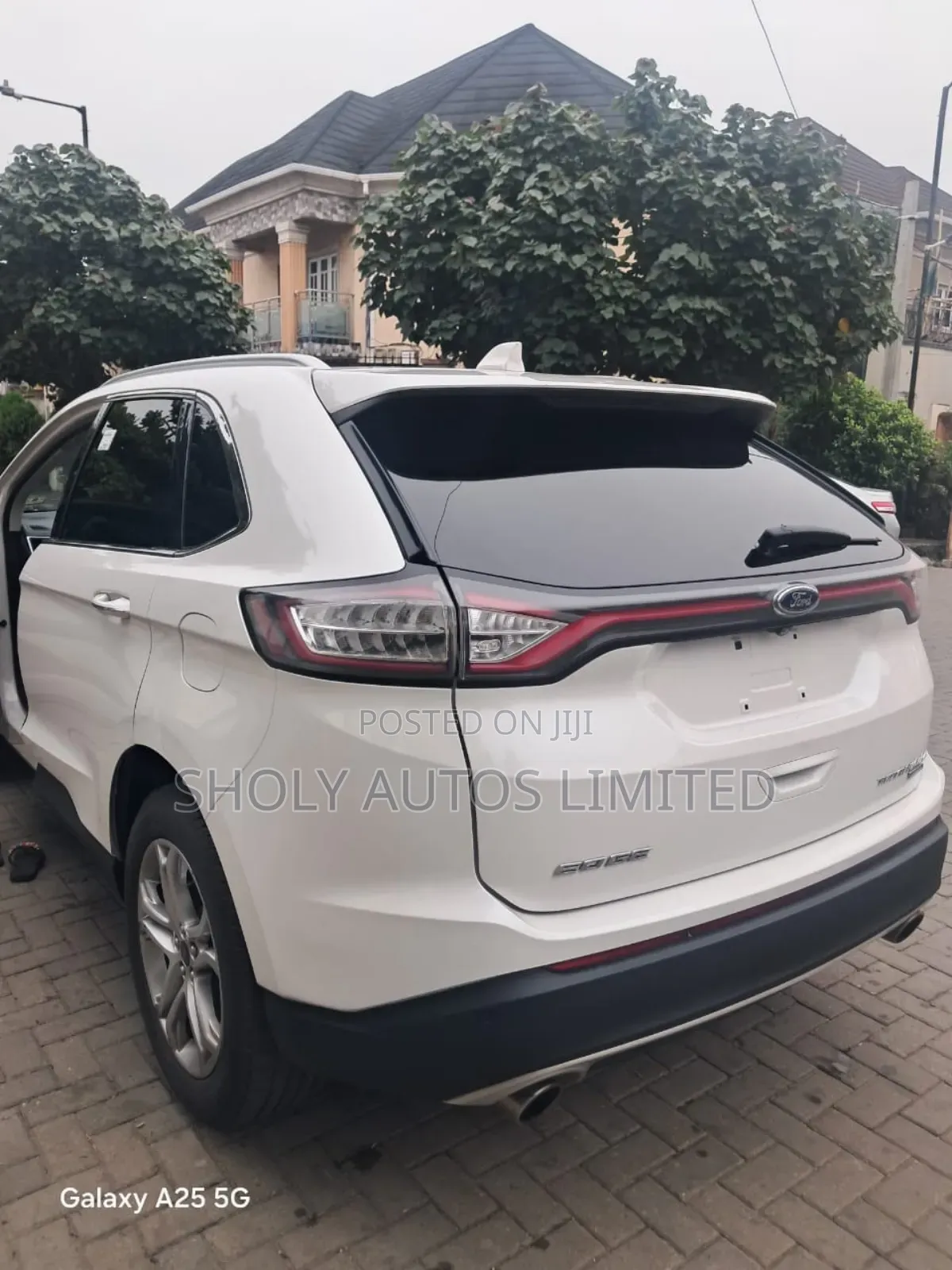 Ford Edge Titanium 4dr SUV (2.0L 4cyl Turbo 6A) 2015 White