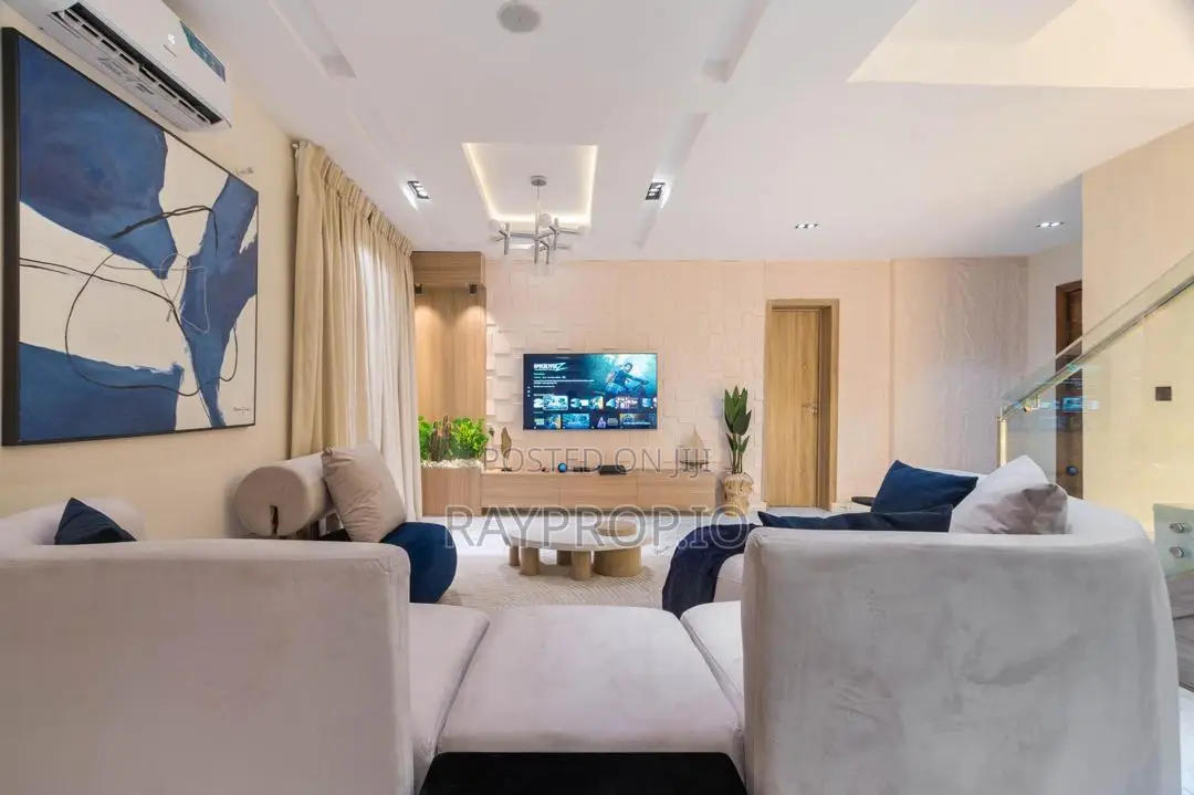 185c03za - 2 Bedroom Shortlet in Lekki Phase 1