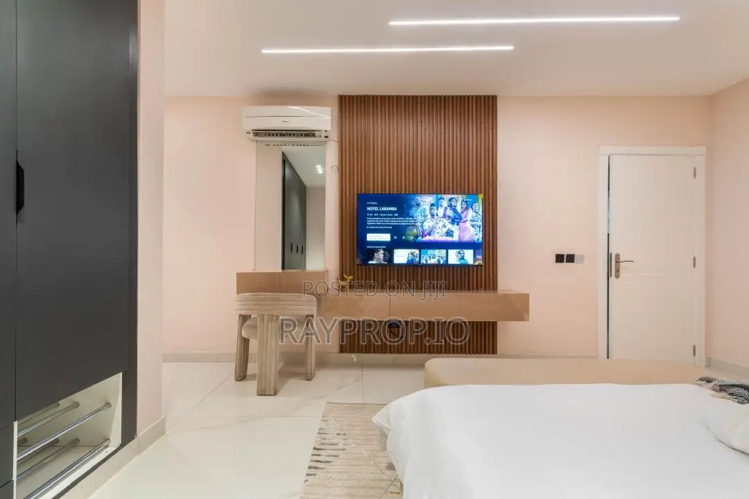 120925iy - 3 Bedroom Shortlet in Ikoyi