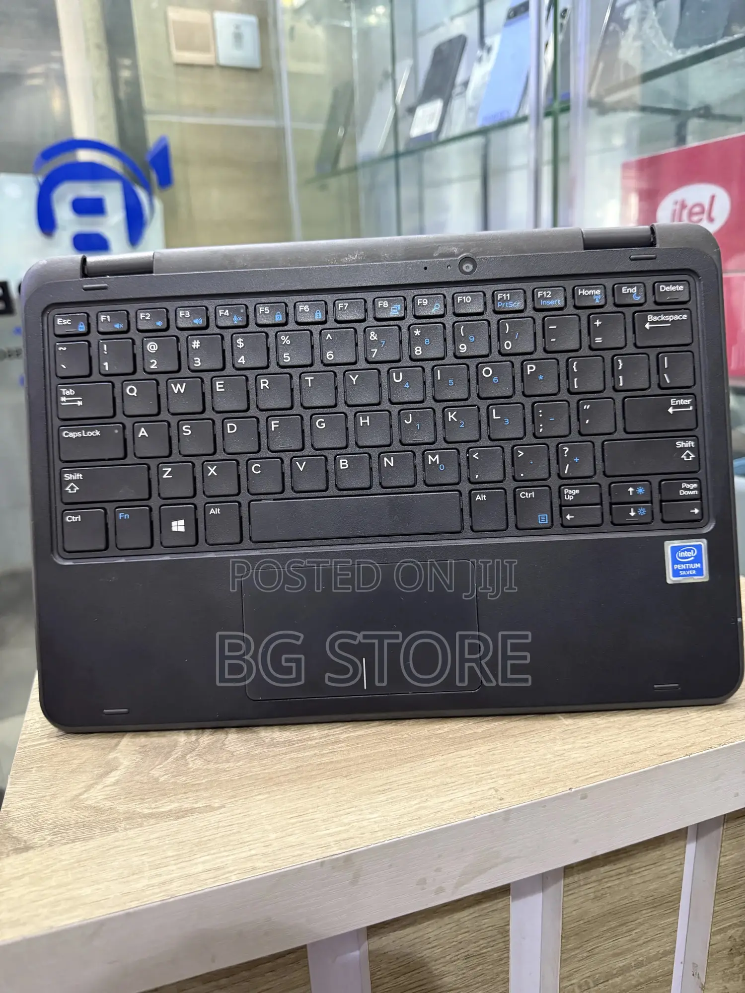 Laptop Dell Latitude 11 3190 4GB Intel Pentium SSD 128GB