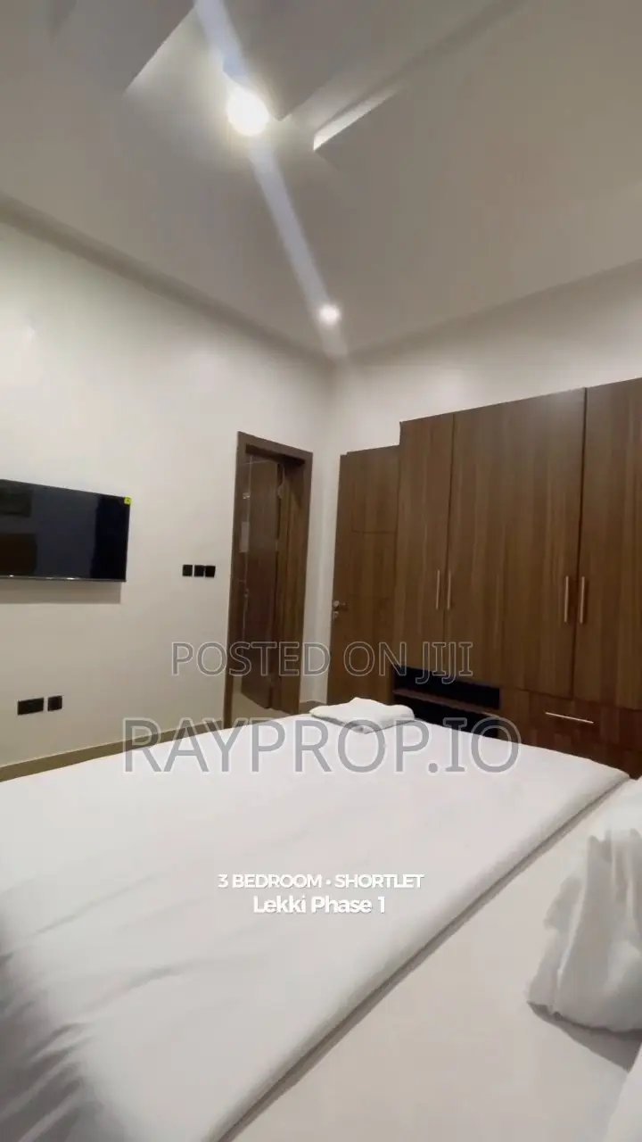 19483etk - 3 Bedroom Shortlet in Lekki Phase 1