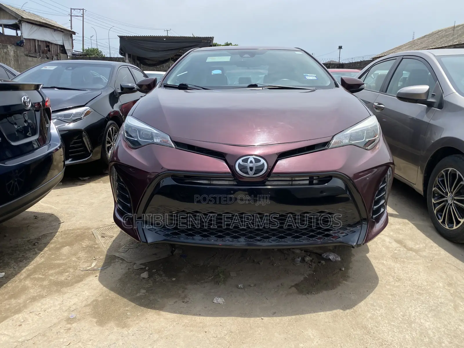 Toyota Corolla SE (1.8L 4cyl 6M) 2018 Maroon