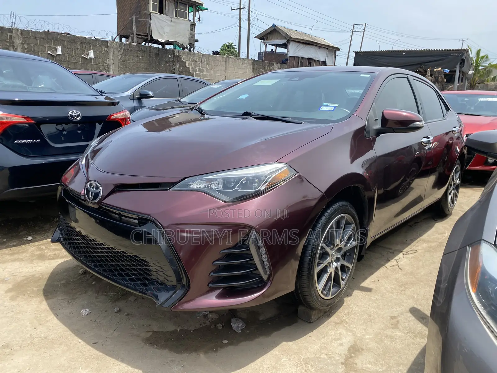 Toyota Corolla SE (1.8L 4cyl 6M) 2018 Maroon