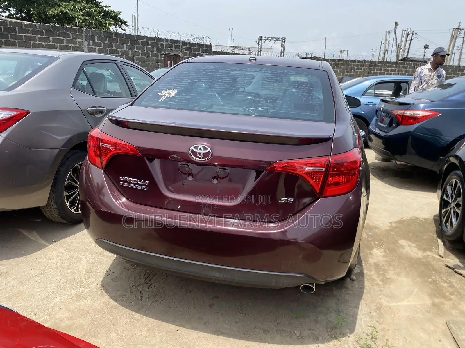 Toyota Corolla SE (1.8L 4cyl 6M) 2018 Maroon