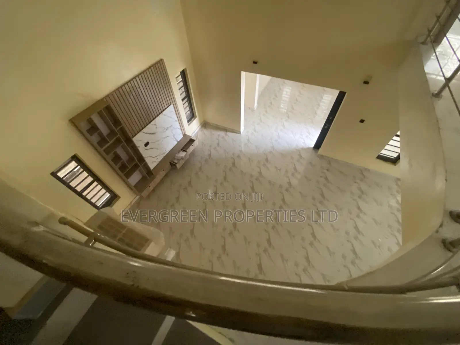 5bdrm Penthouse in Lere Adigun, Basorun for rent