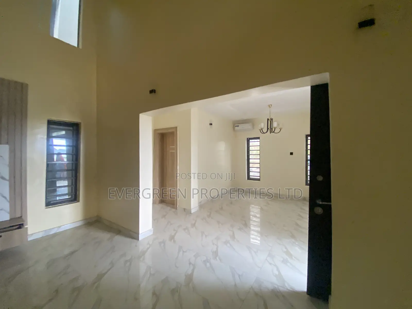 5bdrm Penthouse in Lere Adigun, Basorun for rent