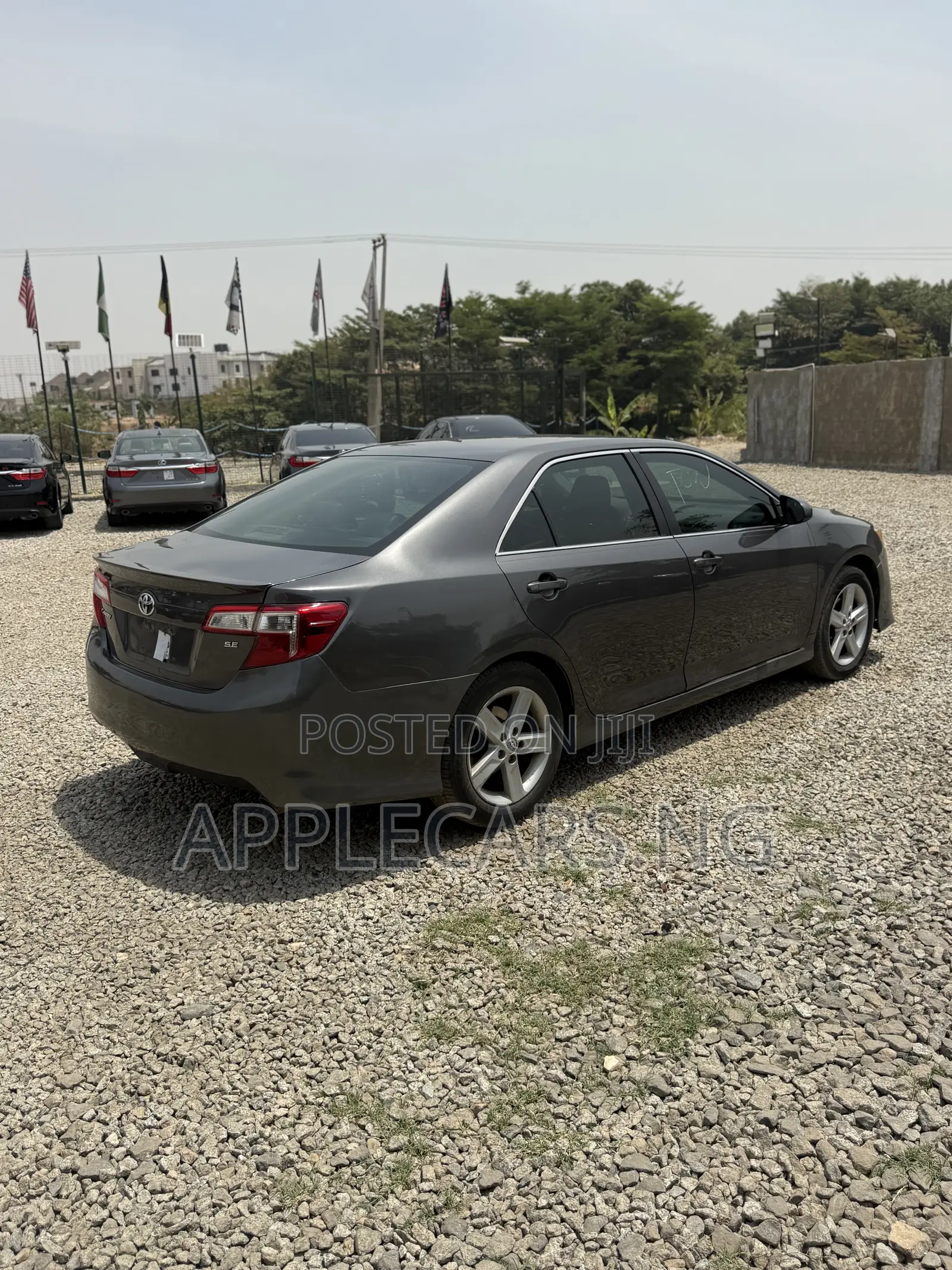 Toyota Camry SE 4dr Sedan (2.5L 4cyl 6A) 2014 Gray