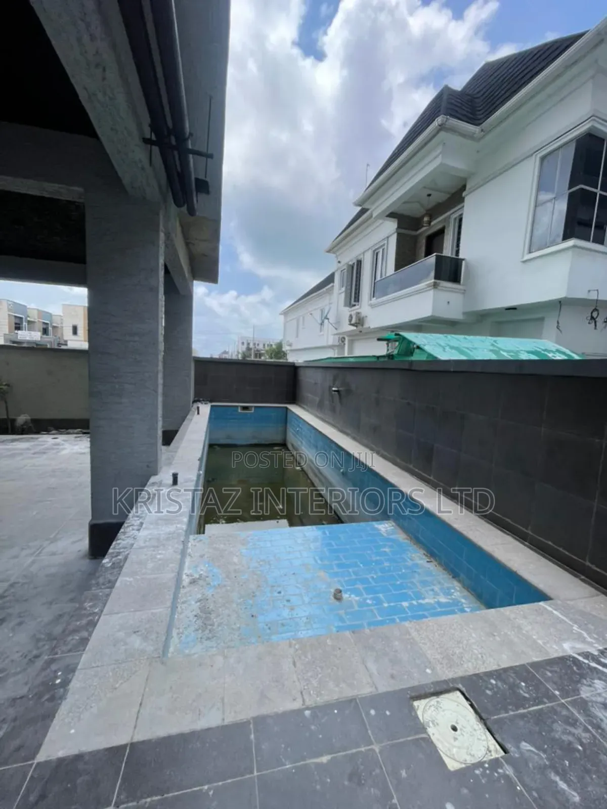 1bdrm Apartment in Orchid Road, Lekki Phase 2 for sale