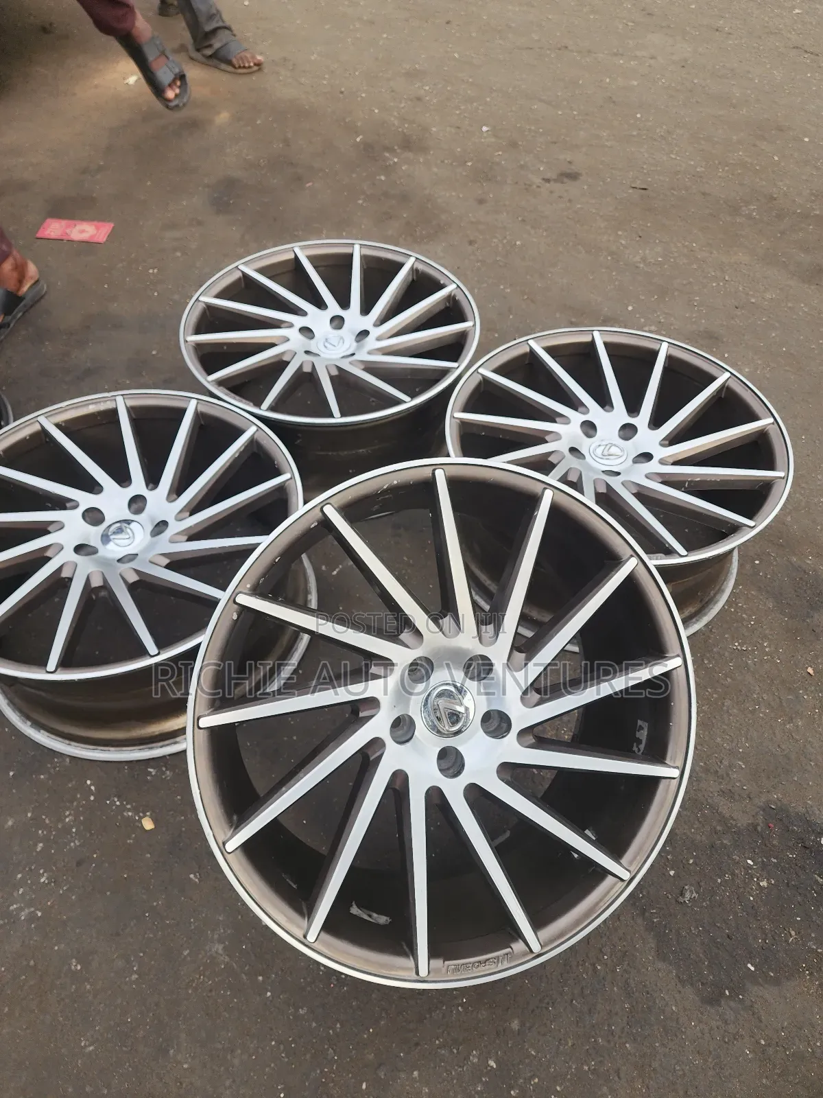 20inch Lexus Rim.