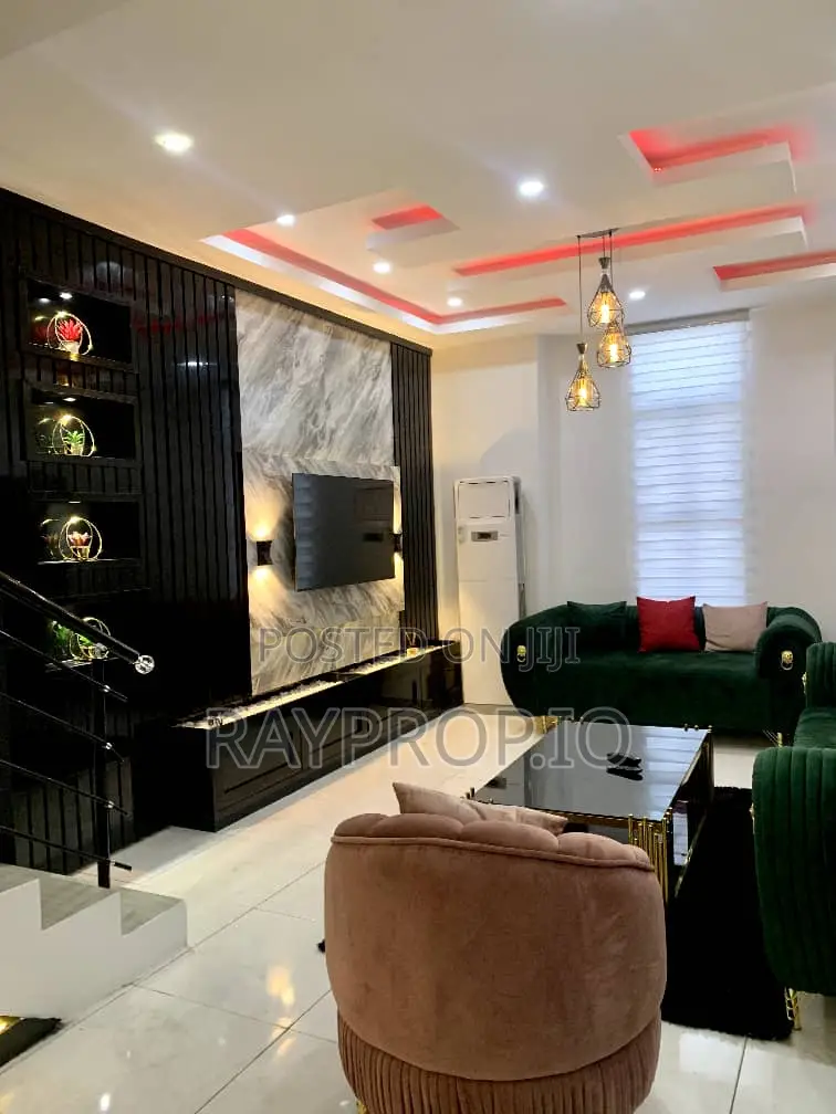 049181rz - 3 Bedroom Shortlet in Allen Ikeja
