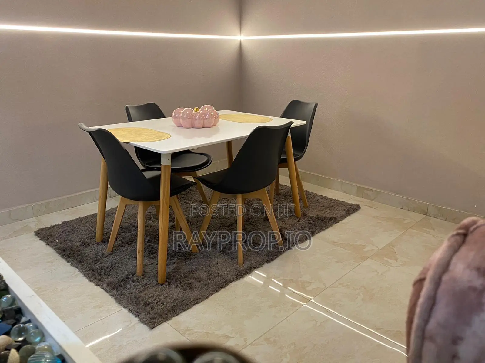 073820qj - 2 Bedroom Shortlet in Lekki Phase 1