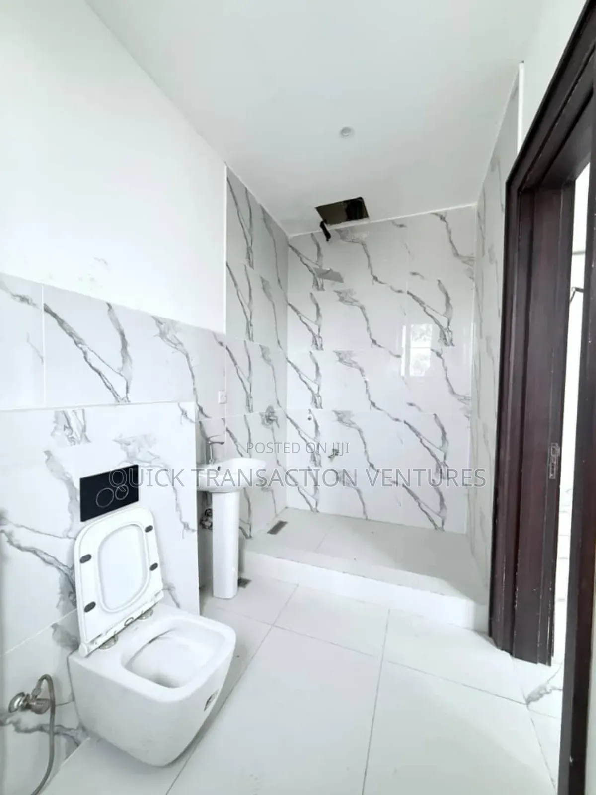 4bdrm Maisonette in Victoria Island Extension for sale