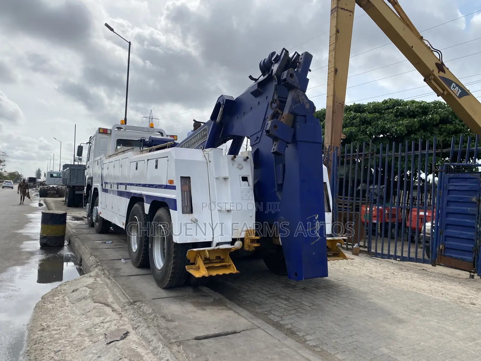 Howo 371hp Wrecker Crane Truck 8x4, 120 Tons