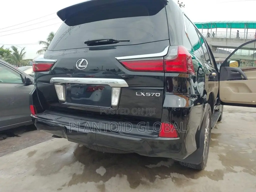 Lexus LX 570 AWD 2017 Black