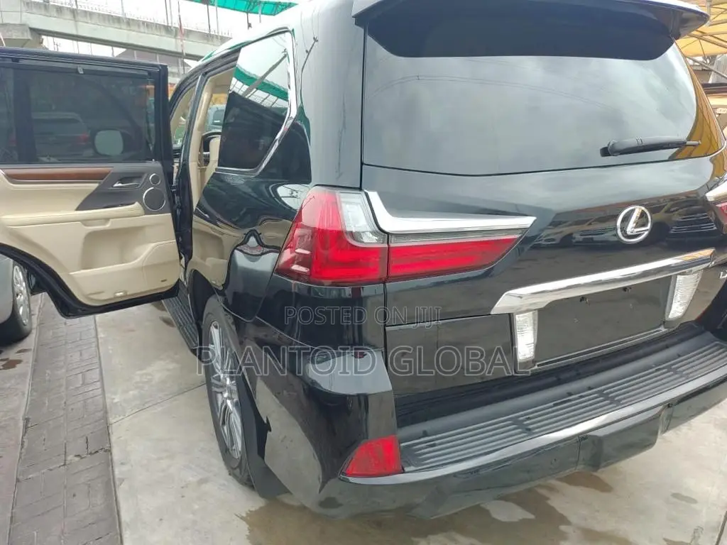 Lexus LX 570 AWD 2017 Black