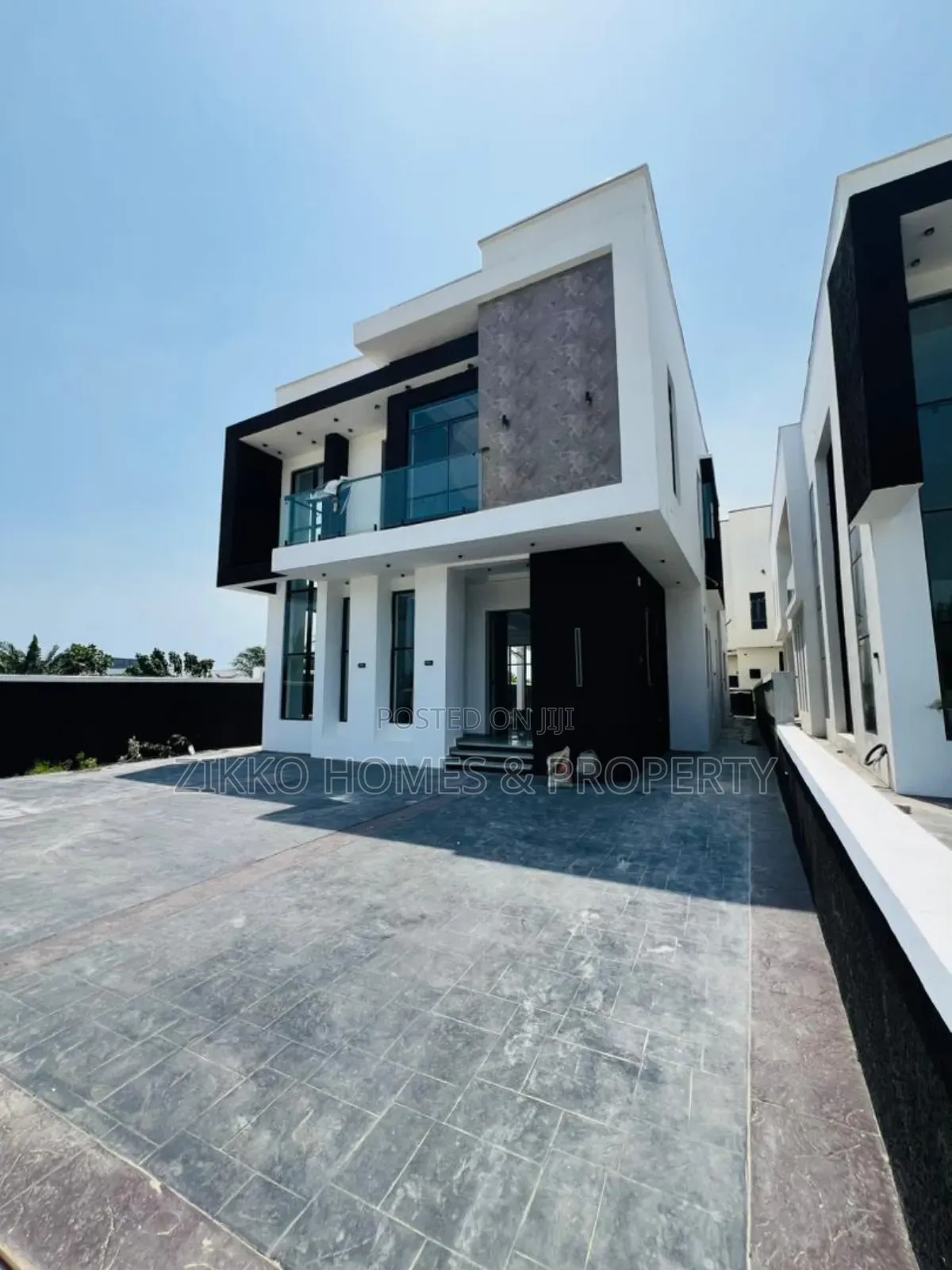5bdrm Duplex in Ikota, Lekki for sale