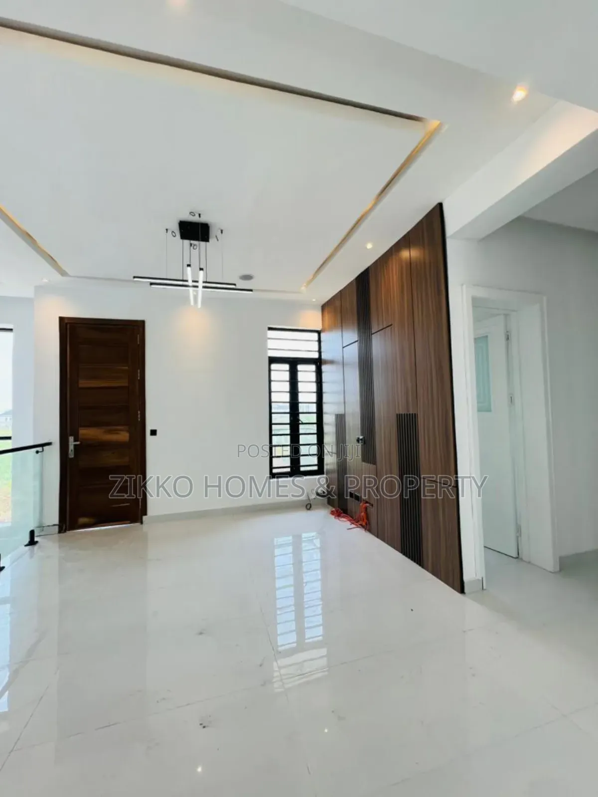 5bdrm Duplex in Ikota, Lekki for sale