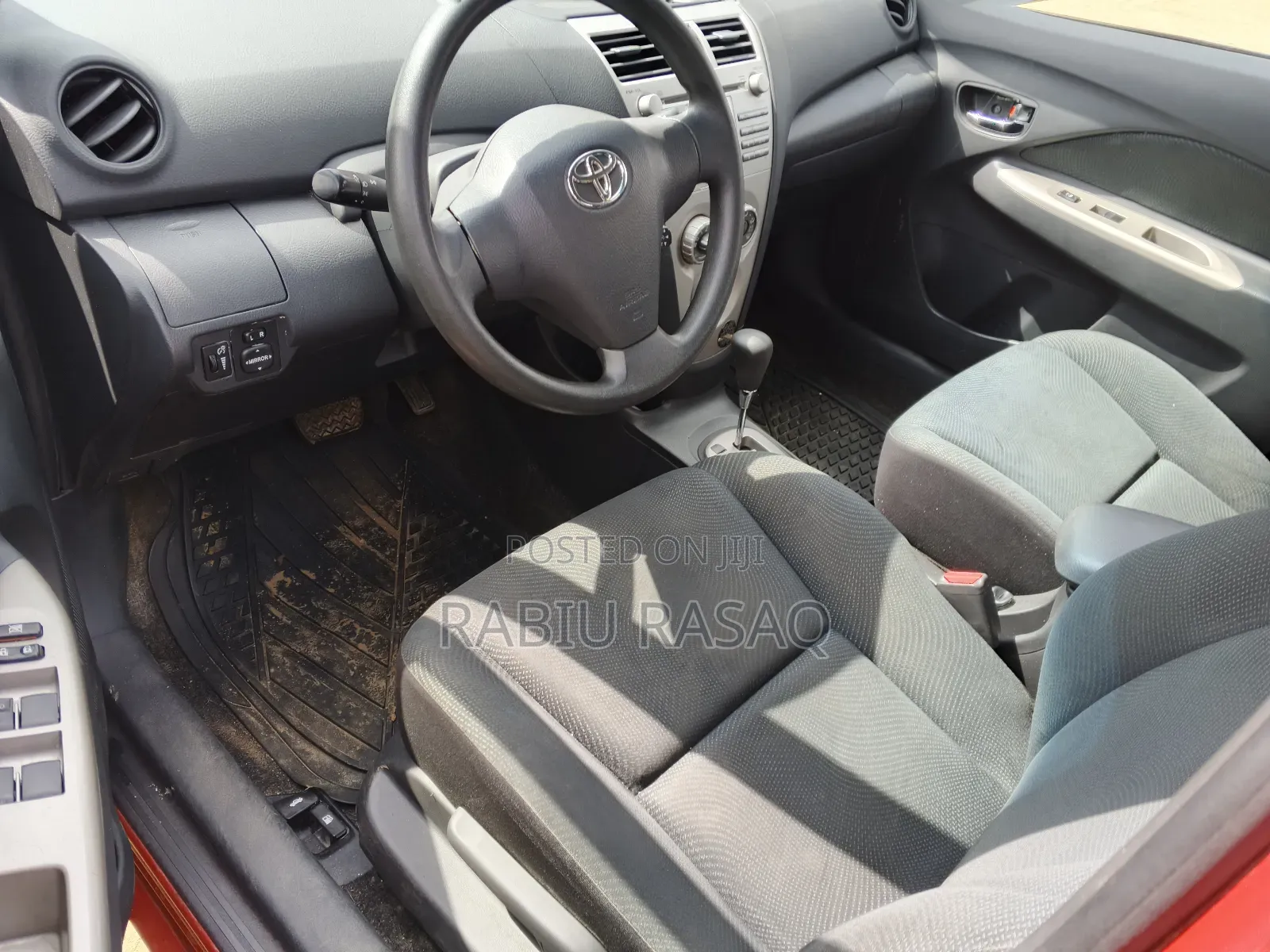 Toyota Yaris 2010 Red