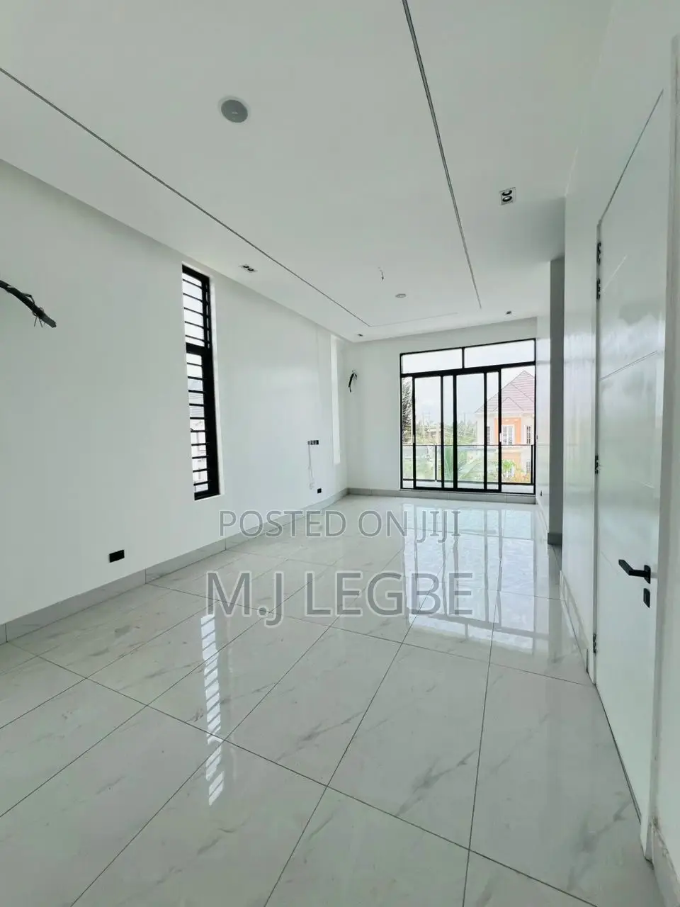 5bdrm Duplex in Ikota, Lekki for sale