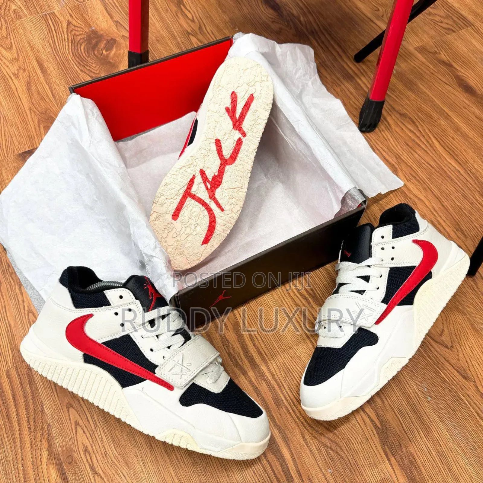 Classic Sport Runner White/Black Red