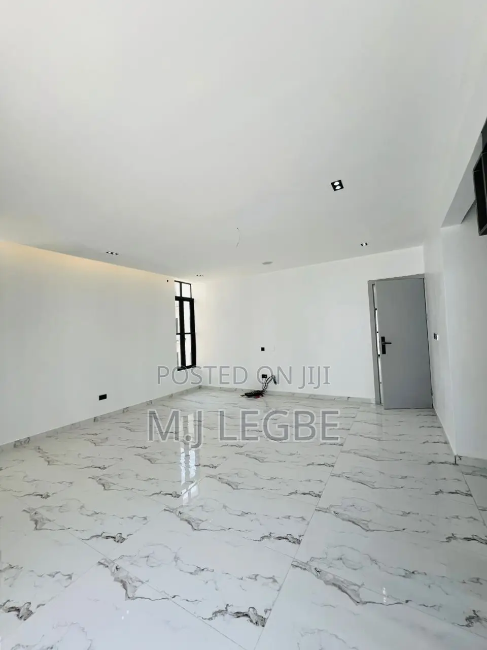 6bdrm Duplex in Ikota, Lekki for sale
