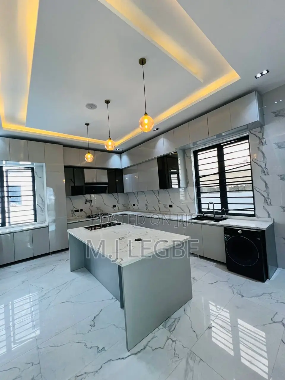 6bdrm Duplex in Ikota, Lekki for sale