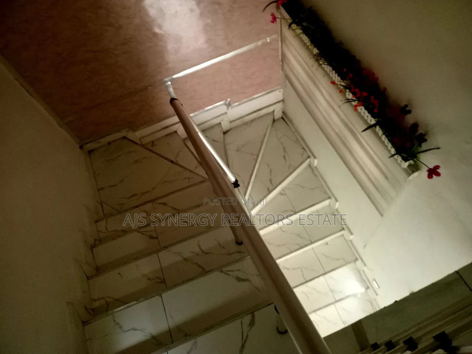 Furnished 4bdrm Duplex in Chevron for rent