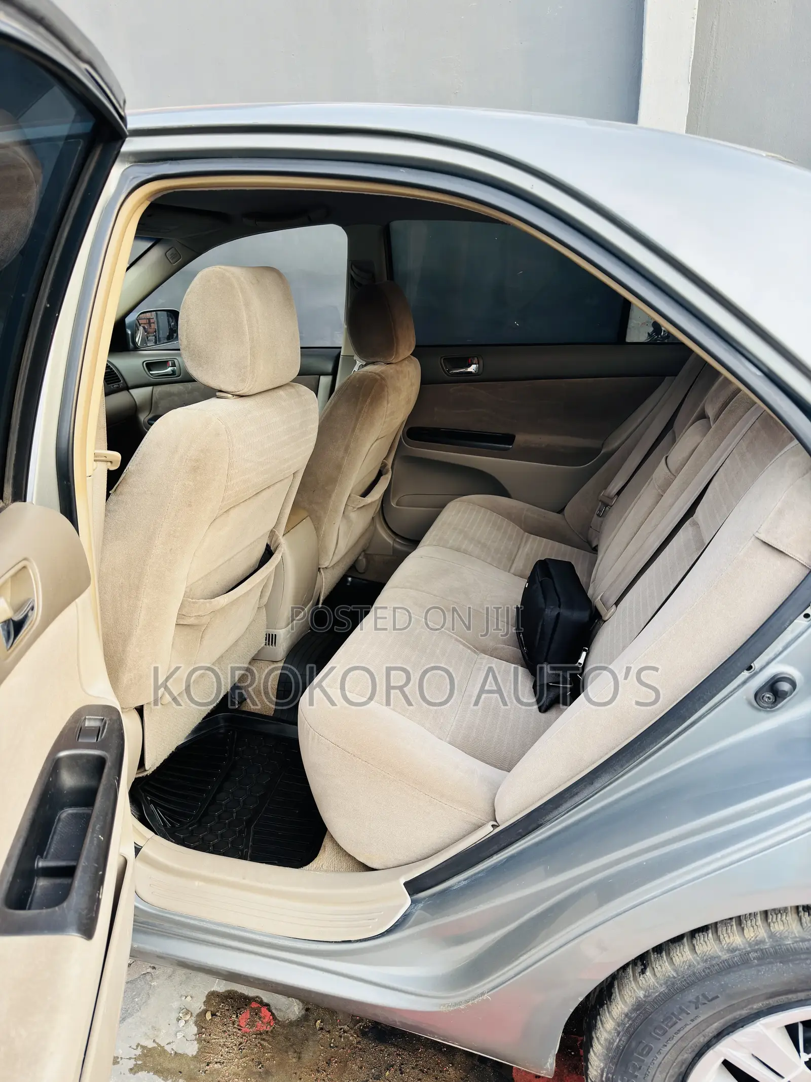 Toyota Camry LE 4dr Sedan (2.4L 4cyl 5A) 2006
