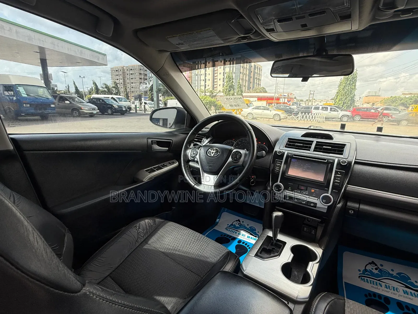 Toyota Camry SE 4dr Sedan (2.5L 4cyl 6A) 2012 White