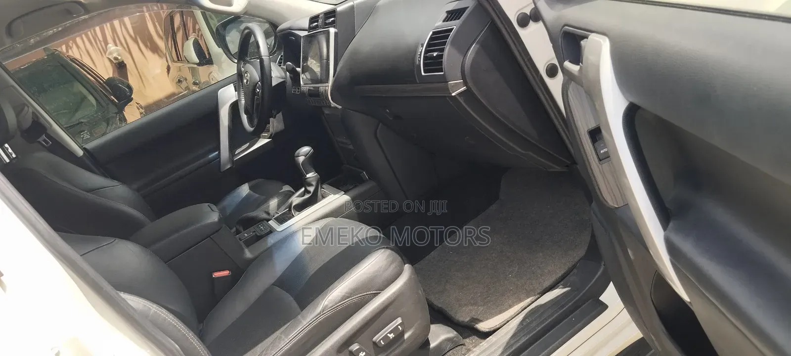 Toyota Land Cruiser Prado 2.8 2023 White