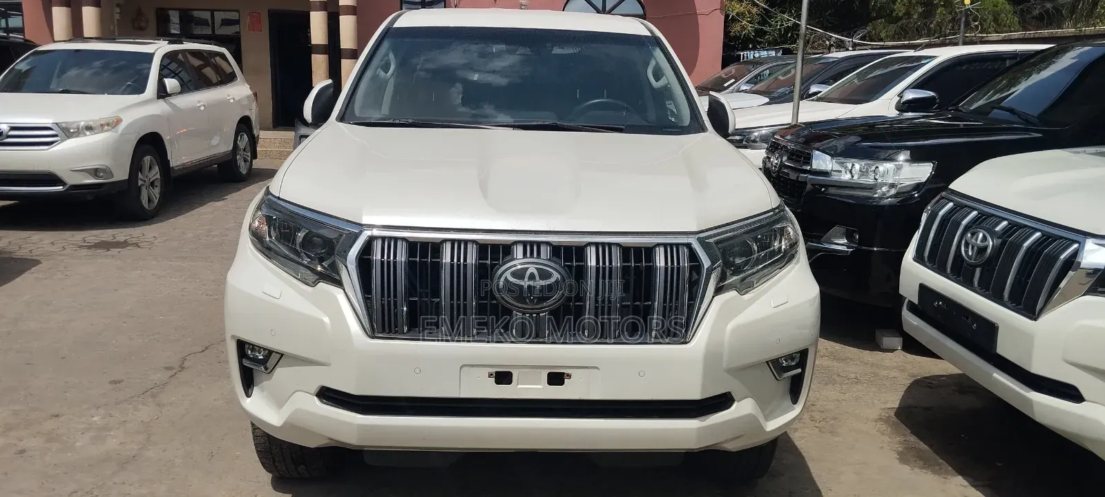 Toyota Land Cruiser Prado 2.8 2023 White