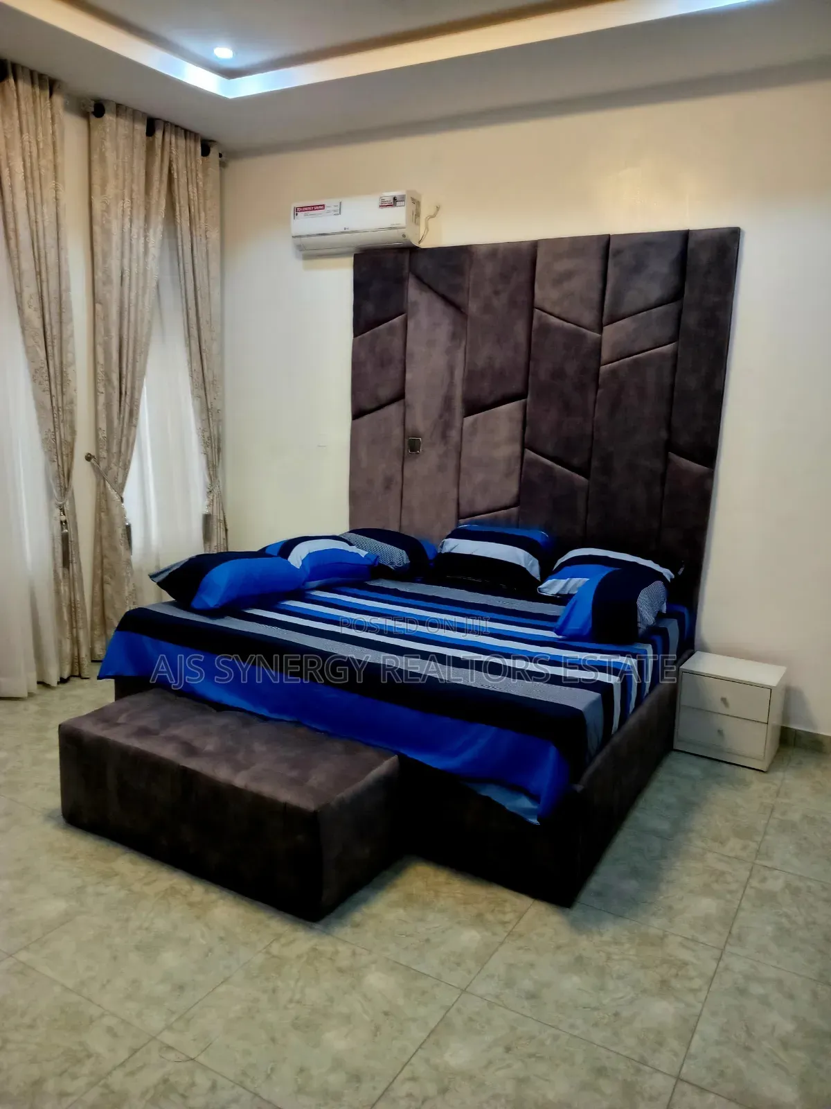 Furnished 4bdrm Duplex in Chevron for sale