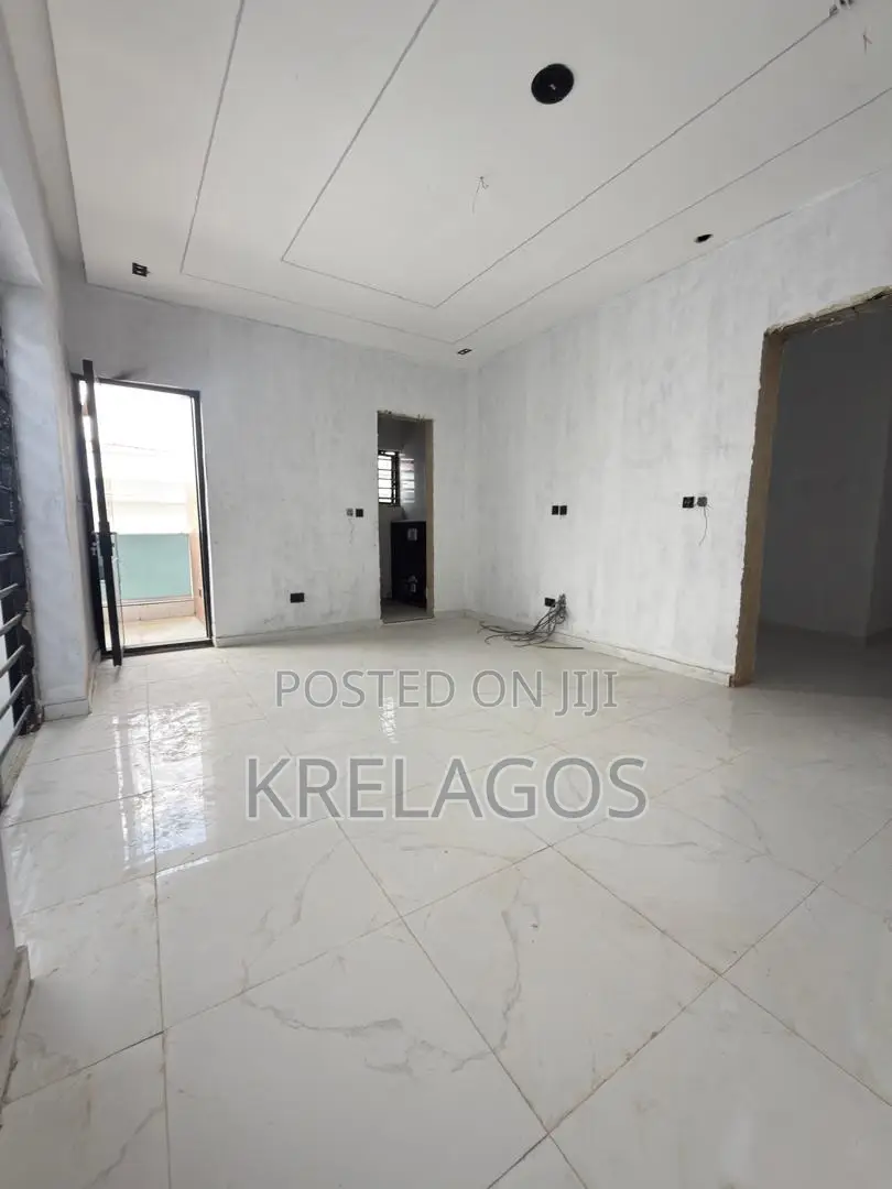 4bdrm Duplex in Igbo-efon for sale