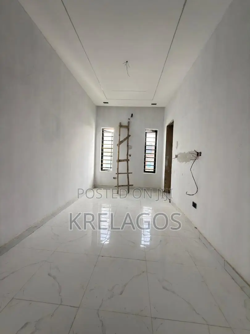 4bdrm Duplex in Igbo-efon for sale