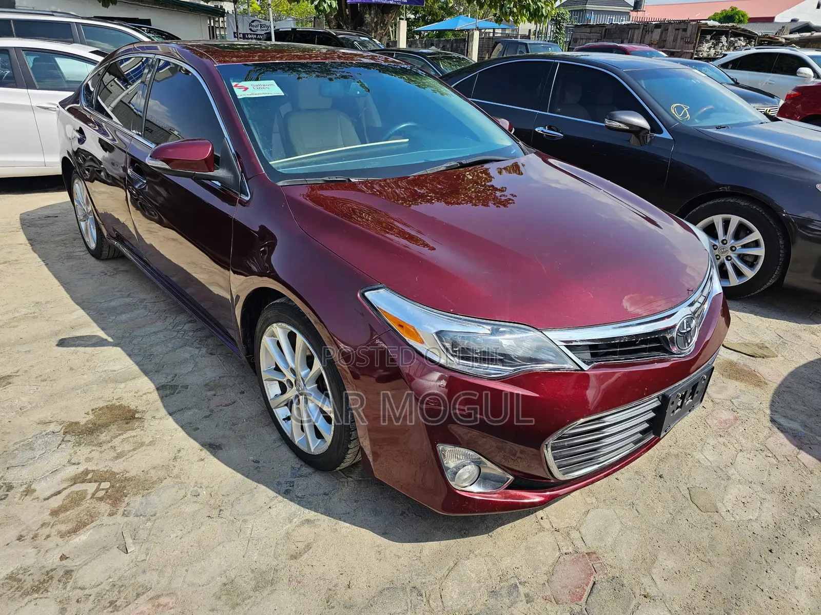 Toyota Avalon XLE Premium Sedan FWD (3.5L 6cyl 6A) 2013 Burgundy