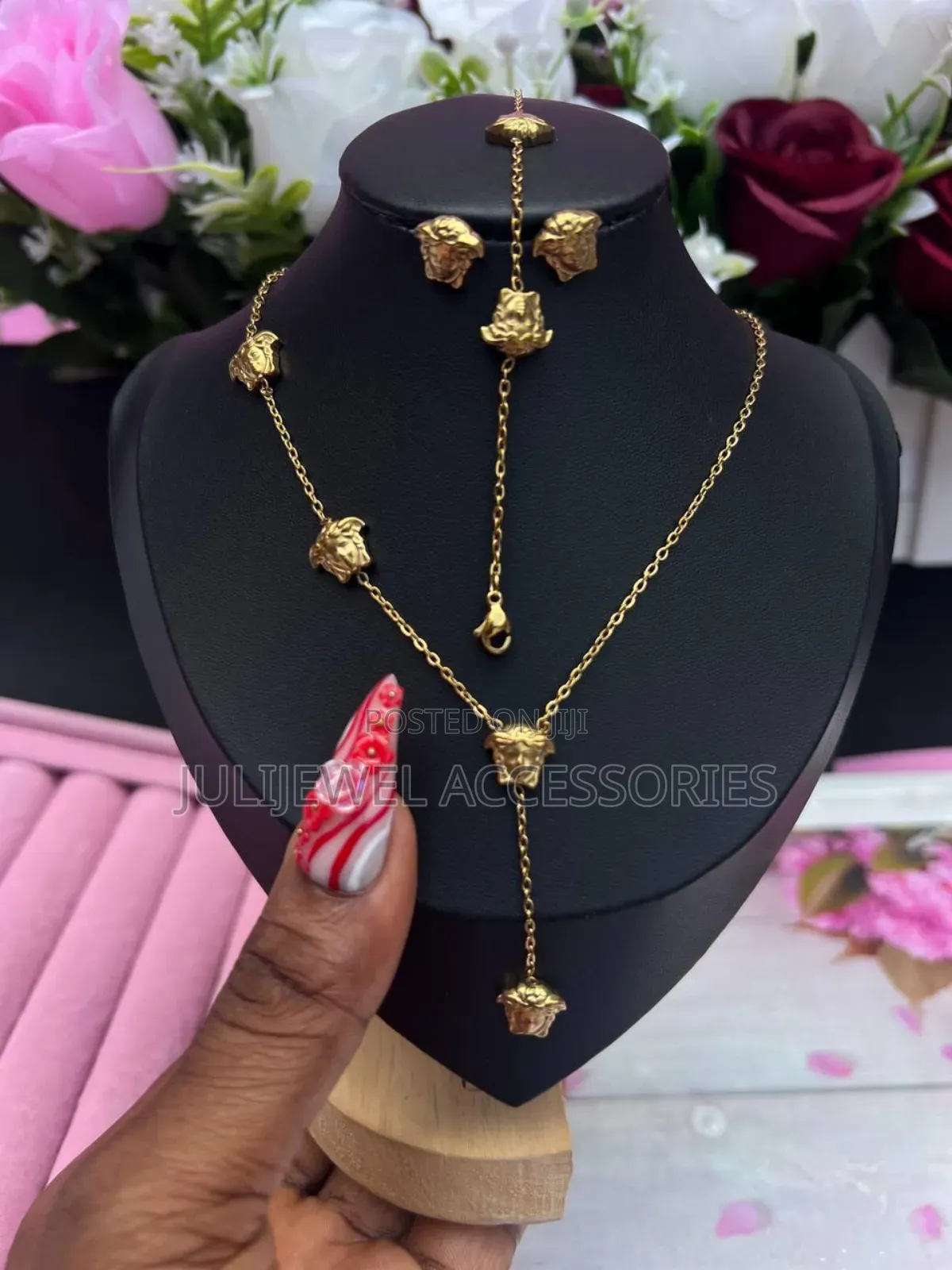 Ladies Necklace Set