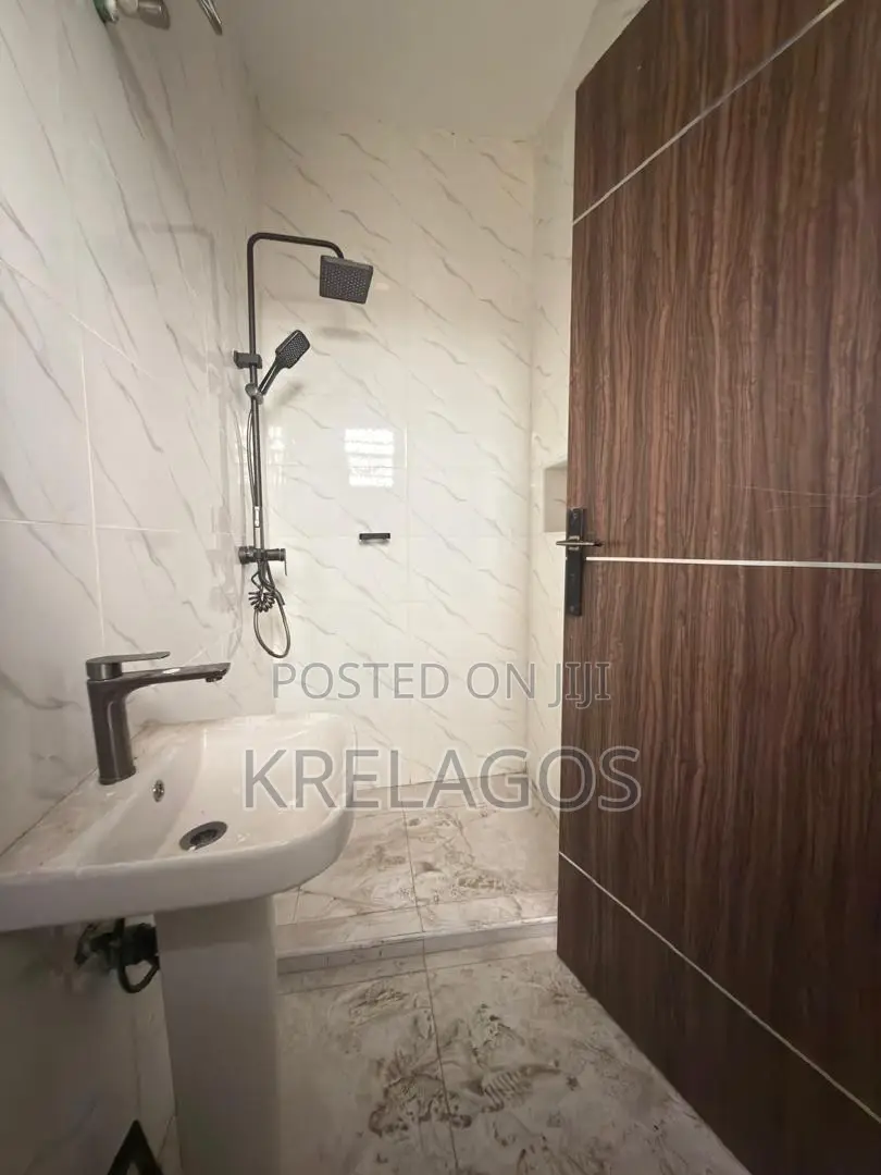 2bdrm Apartment in Igbo-efon for sale