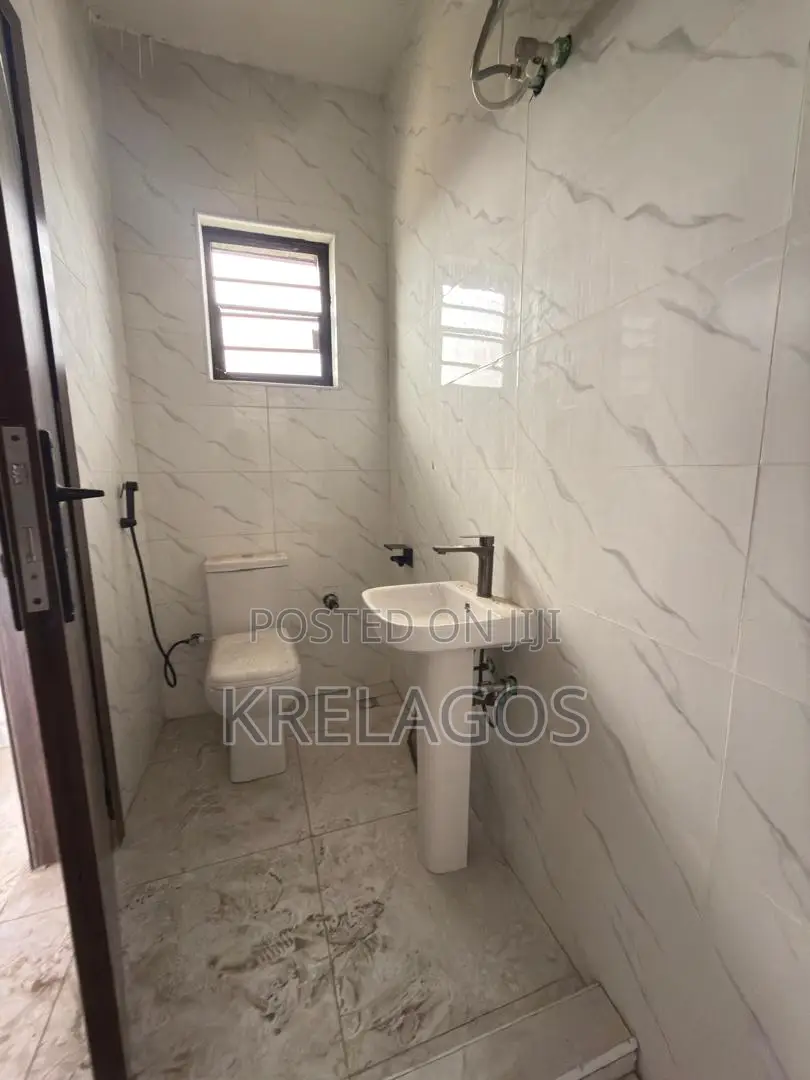 2bdrm Apartment in Igbo-efon for sale