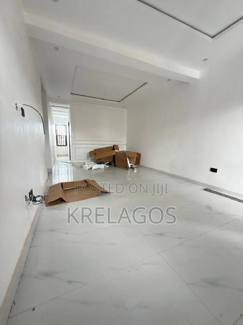 2bdrm Apartment in Igbo-efon for sale