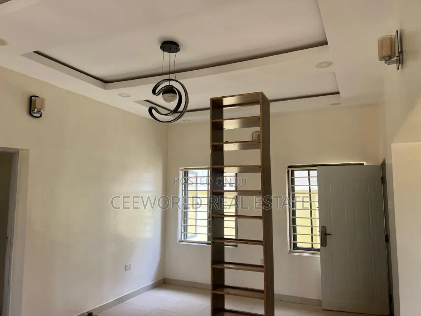 2bdrm Bungalow in Golden Palace, Akala Express for rent