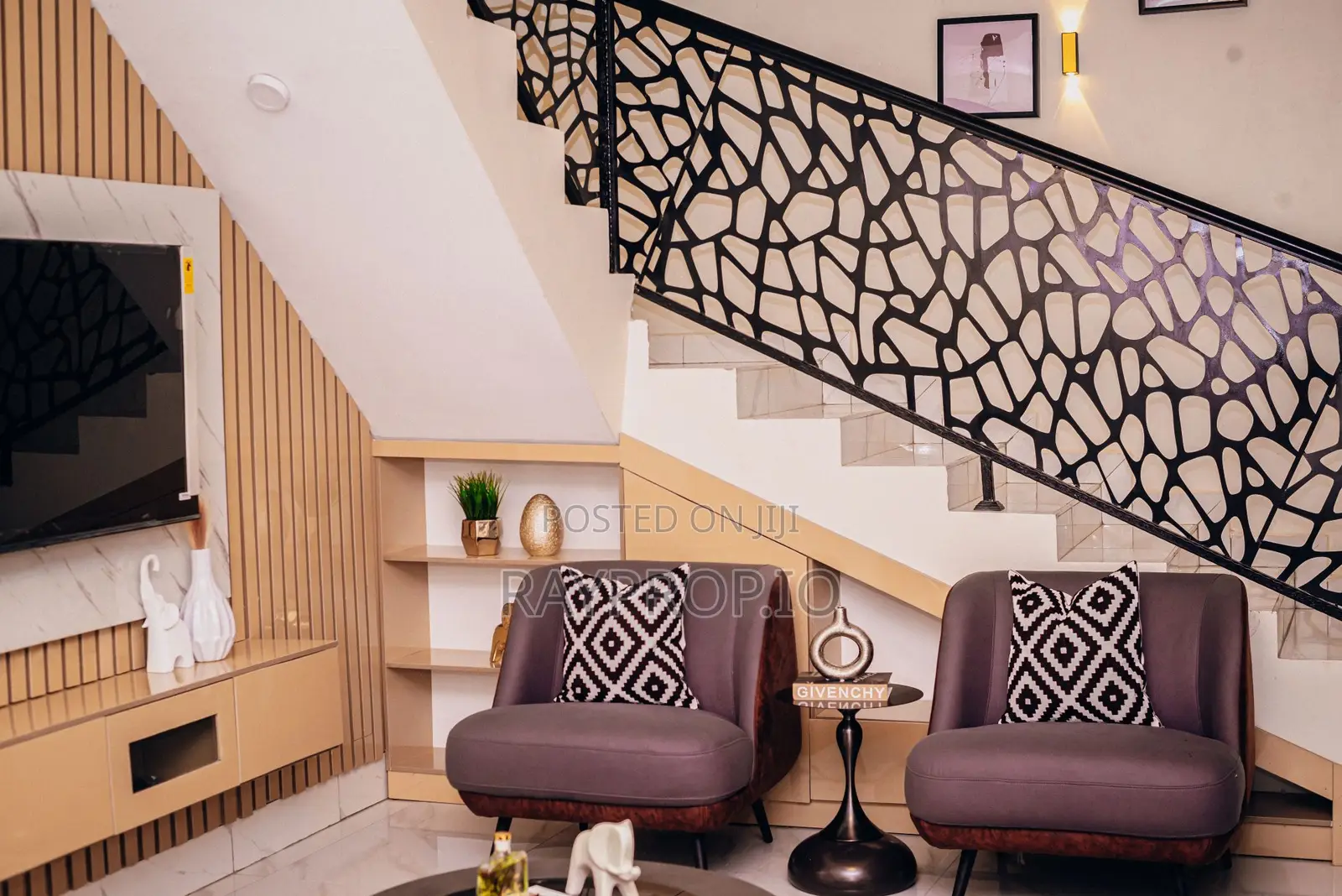 993887uo - 2 Bedroom Shortlet in Akure