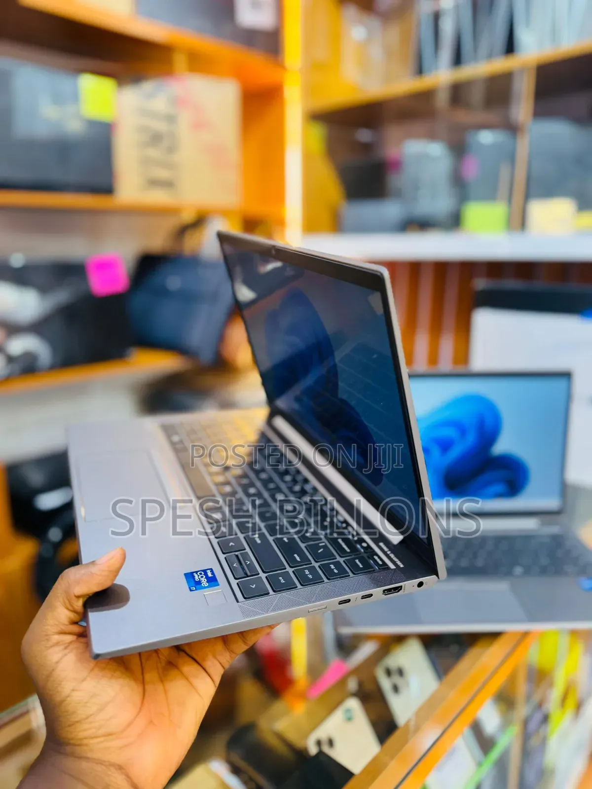 New Laptop HP ZBook Firefly 14 G7 16GB Intel Core i7 SSD 256GB