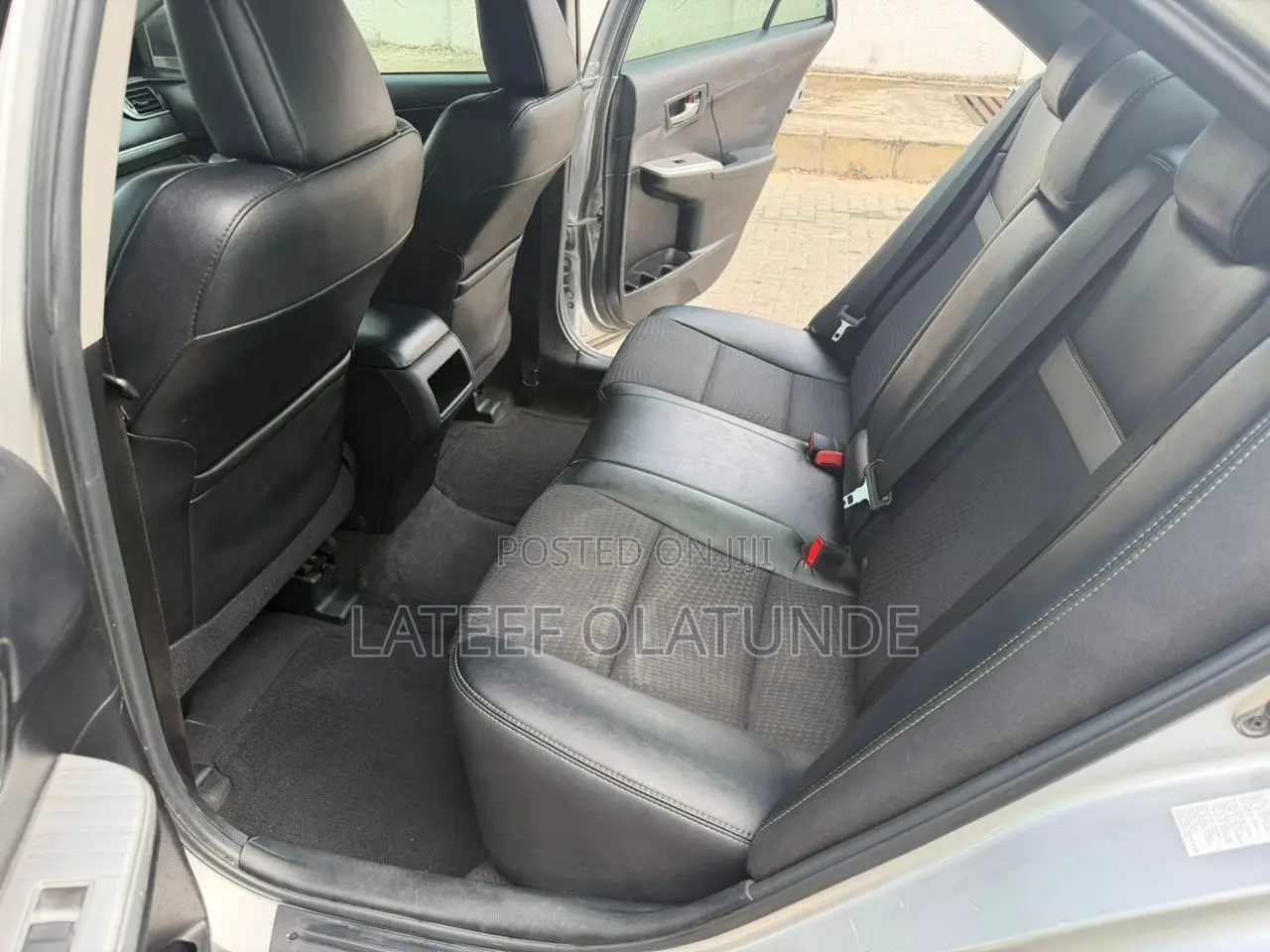 Toyota Camry SE 4dr Sedan w/Prod. End 11/13 (2.5L 4cyl 6A) 2014 Silver
