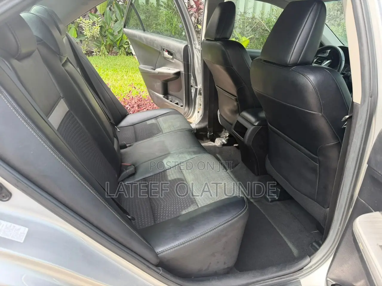 Toyota Camry SE 4dr Sedan w/Prod. End 11/13 (2.5L 4cyl 6A) 2014 Silver