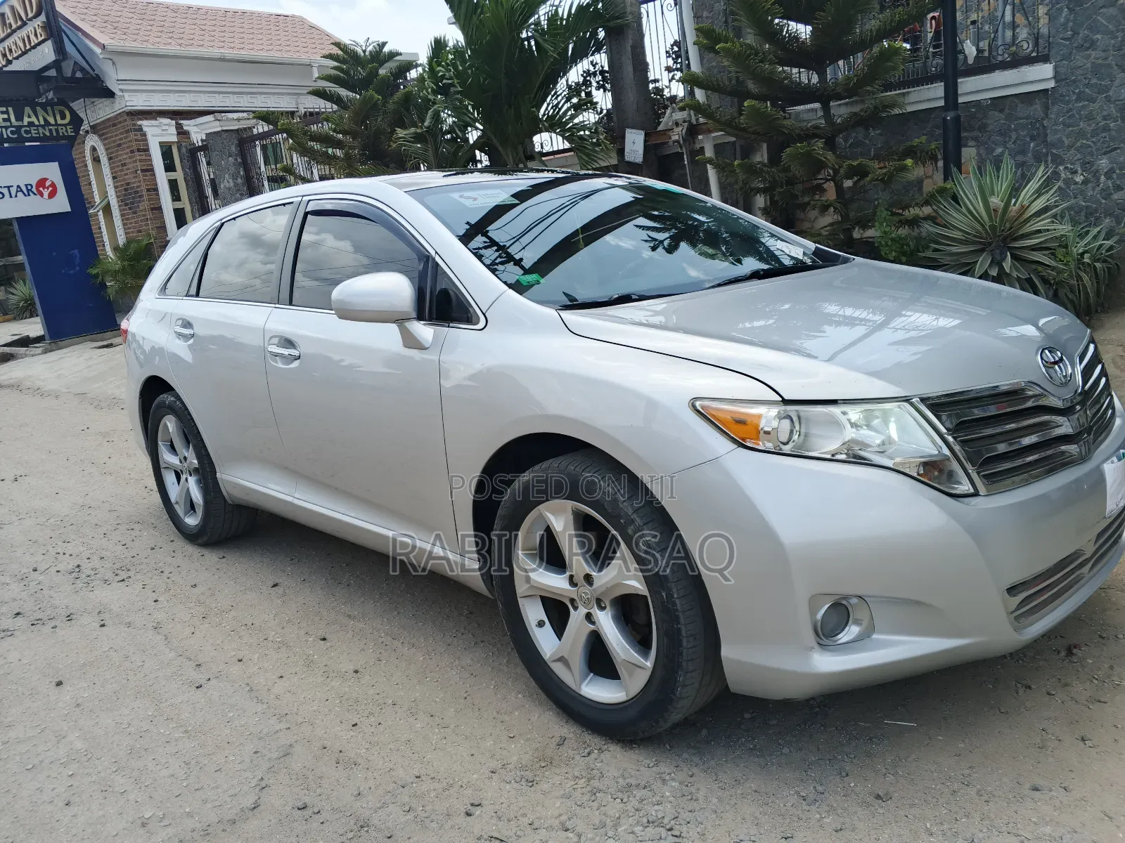 Toyota Venza 2010 Silver