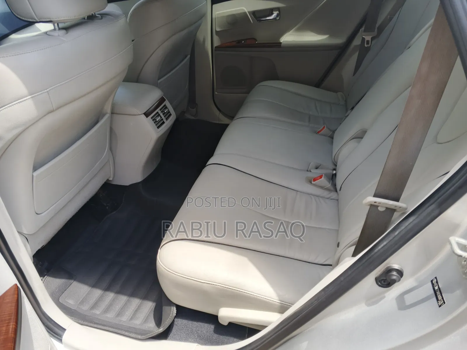 Toyota Venza 2010 Silver