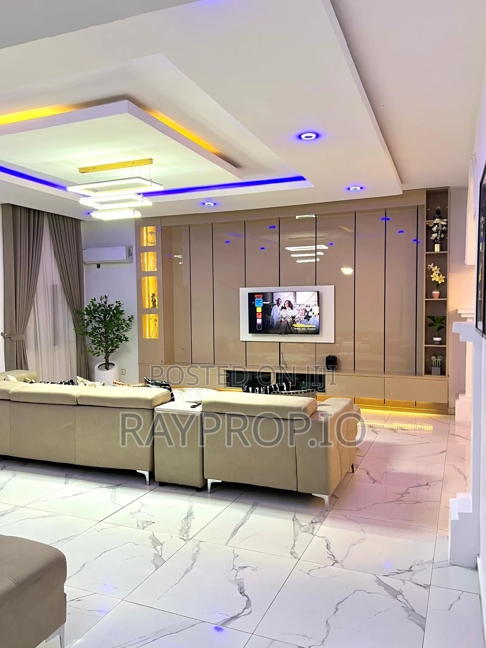 390332py - 2 Bedroom Shortlet in Gwarinpa Abuja