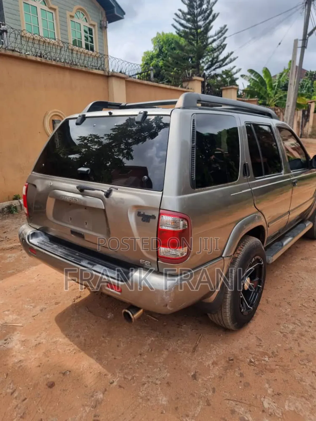 Nissan Pathfinder 2004 Gray
