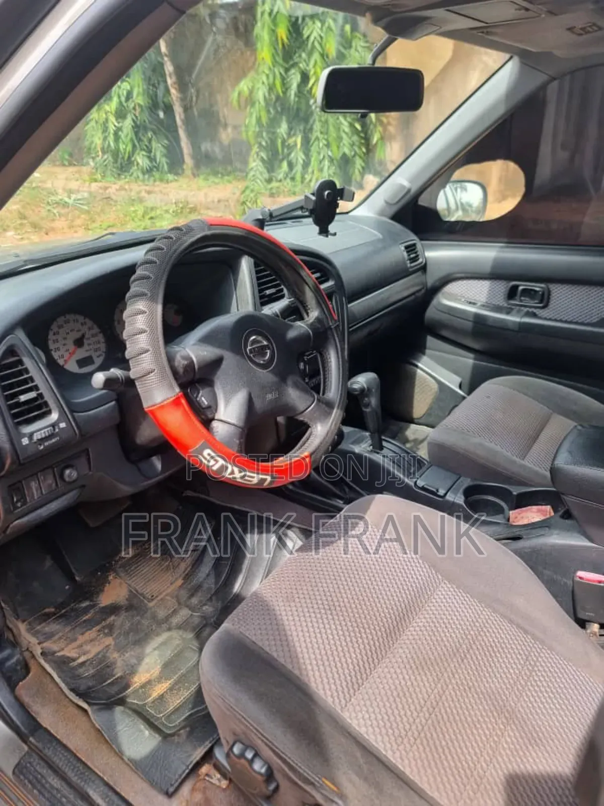 Nissan Pathfinder 2004 Gray